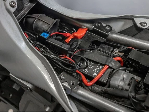 Quad Lock Wasserdichter 12V Auf USB Adapter 6 Quad Lock Wasserdichter 12V Auf USB Adapter – Bild 6